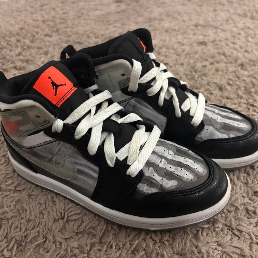 Nike Air Jordan 1 Mid SS GS X-Ray sneaker